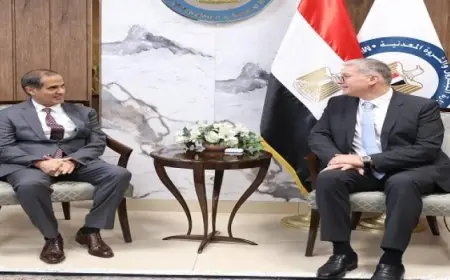 بال .. وزير البترول يبحث مع مدير عام شركة ” إمارات ” سبل تعزيز التعازن المشترك