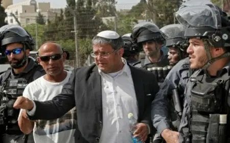 مستوطنون إسرائيليون بينهم إيتمار بن غفير يقتحمون الحرم الإبراهيمي في الخليل