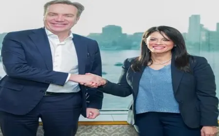 بال ..وزيرة التخطيط والتنمية الاقتصادية والتعاون الدولي تعقد جلسة مباحثات مع رئيس المنتدى الاقتصادي العالمي