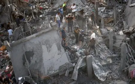 استشهاد 7 فلسطينيين بينهم أطفال في غارات الاحتلال الإسرائيلي على مخيمين وسط غزة