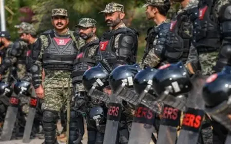 تشديد الأمن في إسلام آباد قبل احتجاجات حاشدة لأنصار عمران خان