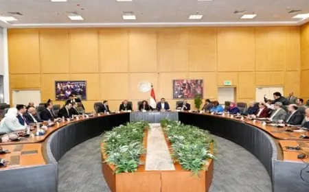 وزراء الإسكان والتنمية المحلية والشئون النيابية ومحافظ بورسعيد يبحثون مقترحات تنفيذ مشروعات سكنية لأهالي المحافظة