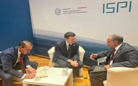 وزير الخارجية يعرب عن تطلع مصر لتعزيز أُطر التعاون الثنائي مع شمال مقدونيا