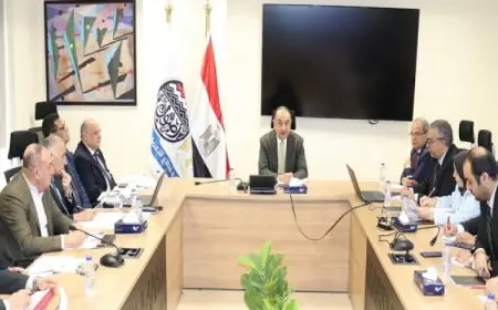 وزير قطاع الأعمال يتابع الموقف التنفيذي لمشروعات قطاع الصناعات المعدنية