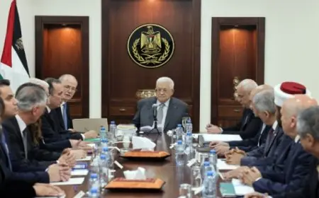 الرئيس الفلسطيني يؤكد تقديم كافة الإمكانيات المتاحة لمساعدة الشعب الفلسطيني في قطاع غزة