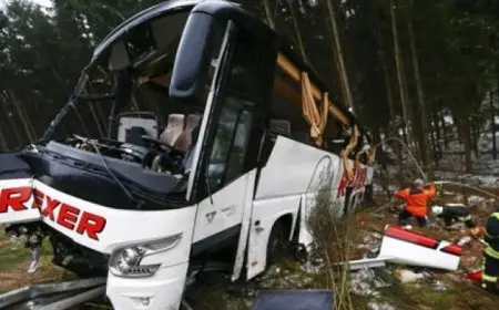 مصرع شخص وإصابة 13 آخرين بينهم سياح فى حادث تصادم بنيوزيلندا