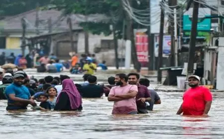 سريلانكا : 12 قتيلا وأكثر من 300 الف متضرر بسبب العاصفة الاستوائية فنجال