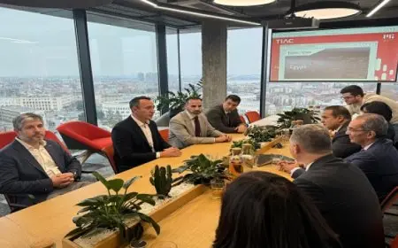 وزير الاتصالات يعقد اجتماعا مع مسئولى شركات ومؤسسات صربية لبحث التعاون والاستثمار