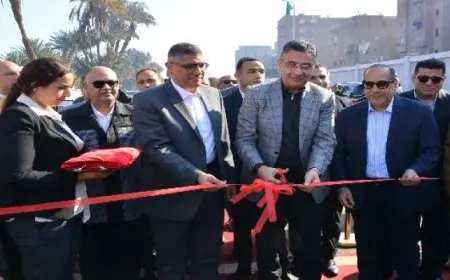 وزير التموين ومحافظ الجيزة يفتتحان سوق اليوم الواحد فى إمبابة