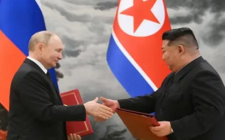 كيم ووزير الدفاع الروسي يتفقان على تعزيز العلاقات العسكرية بين بلديهما