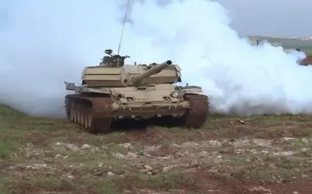 المرصد السوري : الفصائل تسيطر على أحياء حلب والقوات السورية تنسحب من المدينة .. وسقوط مطار عسكري هام