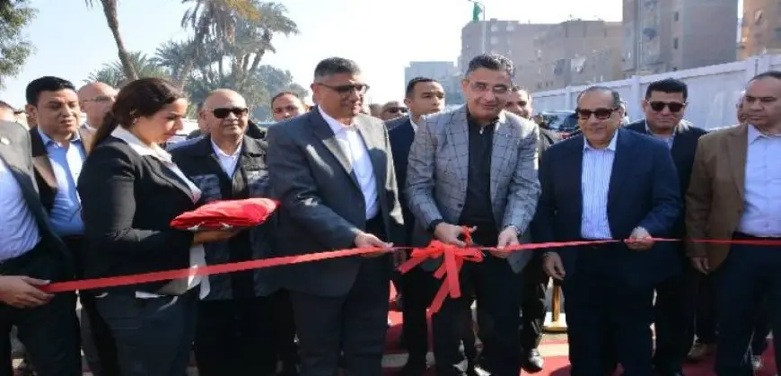 وزير التموين ومحافظ الجيزة يفتتحان سوق اليوم الواحد فى إمبابة