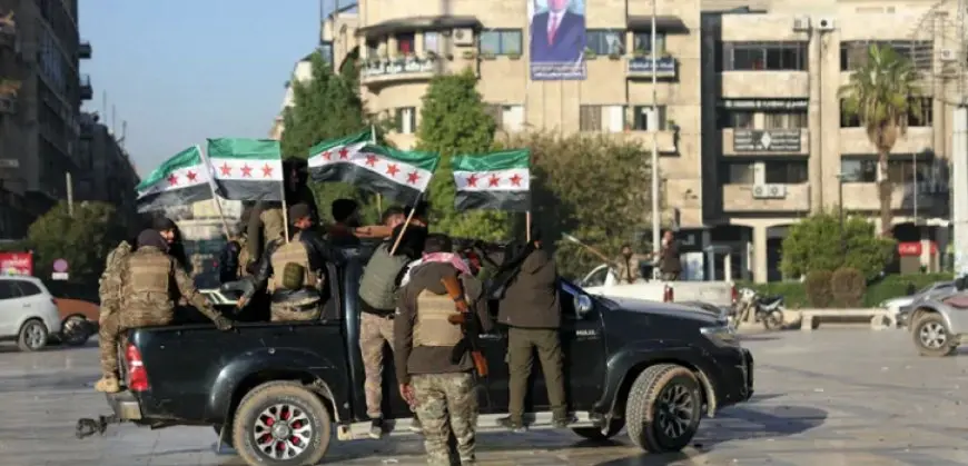 الفصائل المسلحة تسيطر على إدلب.. والجيش السوري يجهز لهجوم مضاد في حلب