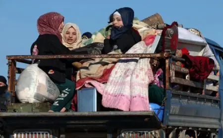 سقوط 343 قتيلًا خلال غارات ومواجهات في حلب وإدلب .. وموجة فرار للمدنيين