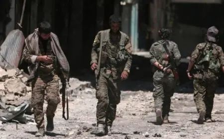 تعزيزات عراقية للجيش السوري ضد الفصائل المسلحة.. وتحركات كردية