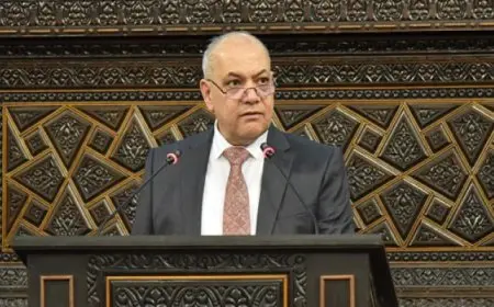 رئيس الوزراء السوري يؤكد استمرار دعم الشعب لقوات الجيش لتحرير ما دنسه الإرهاب