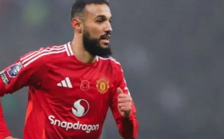 المغربي مزراوي يفوز بجائزة أفضل لاعب في مانشستر يونايتد لشهر نوفمبر