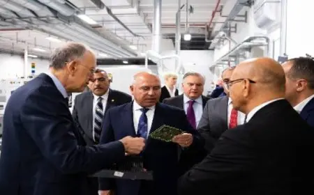 وزير الصناعة والنقل يتفقد مصنع شركة “ميرمك” الإيطالية