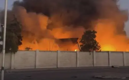 حرائق ضخمة تلتهم المربع الأمني الذي يضم مباني المخابرات في دمشق