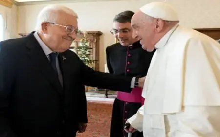 الرئيس الفلسطيني وبابا الفاتيكان يبحثان “الاحتياجات العاجلة” لغزة