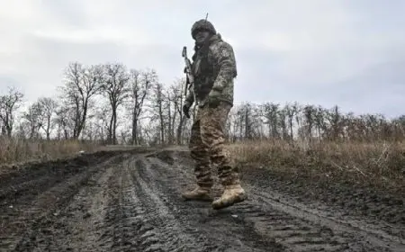 روسيا تشن هجوماً واسعاً على أوكرانيا.. وتقترب من مدينة استراتيجية شرقاً