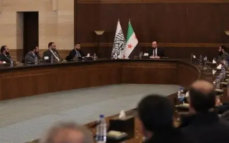 الحكومة السورية المؤقتة تعلن تجميد الدستور والبرلمان لمدة 3 أشهر