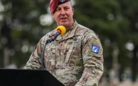 قائد القيادة المركزية الأمريكية يزور إسرائيل لبحث الأوضاع المتصاعدة في سوريا