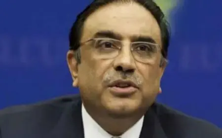 الرئيس الباكستاني يؤكد عزمه مواصلة الحرب ضد الإرهاب