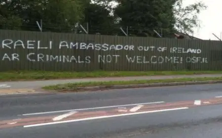 إسرائيل تعلن غلق سفارتها في دبلن .. ورئيس وزراء أيرلندا يأسف للقرار ويؤكد دعمه لحل الدولتين