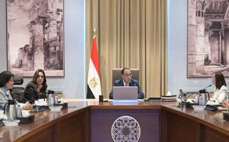 مدبولي يتابع مع محافظ البحيرة عددًا من الملفات والموقف التنفيذي للمشروعات التنموية والخدمية