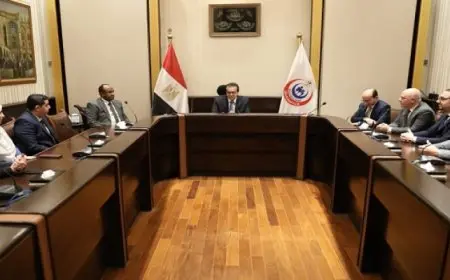 وزير الصحة يكرم الفريق الطبي بمستشفى القناطر الخيرية العام بعد حصوله على اعتماد الهيئة العامة للرقابة الصحية