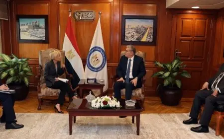 وزير البترول يبحث مع شركة “إيني” الإيطالية خطط زيادة الإنتاج