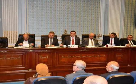 وزير الإسكان يناقش الموقف الحالي لمشروعات الخطة الاستثمارية 2024-2025 لبعض جهات الوزارة أمام لجنة الإسكان بـ”النواب”