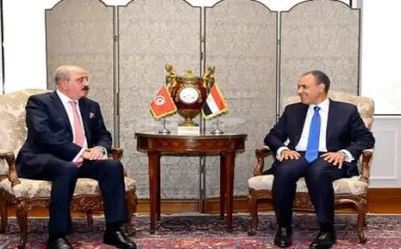 وزير الخارجية يشيد بالعلاقات التي تربط بين مصر وتونس