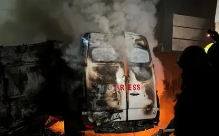 5 شهداء في قصف إسرائيلي جنوب غزة .. واستشهاد 5 صحفيين في استهداف مباشر لسيارتهم وسط القطاع