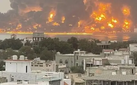 الحكومة اليمنية تدين الاعتداءات الإسرائيلية على البني التحتية في صنعاء والحديدة