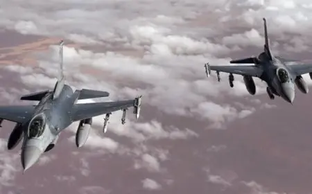 الحوثيون يؤكدون استهداف إسرائيل بصاروخ باليستي .. وسط غارات أمريكية بريطانية