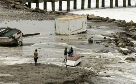 سواحل بيرو والإكوادور تتعرض لأمواج عاتية تجاوزت 4 أمتار