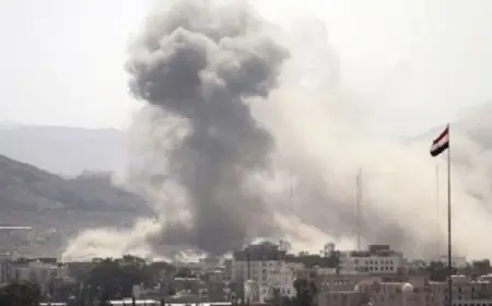 غارات شمال الحديدة تستهدف ثكنات ومنزل قيادي حوثي