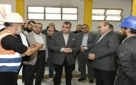 وزير الدولة للإنتاج الحربي يتفقد خطوط الإنتاج بشركة هليوبوليس للصناعات الكيماوية “مصنع 81 الحربي”