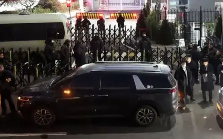 وحدة عسكرية تمنع المحققين في كوريا الجنوبية من توقيف الرئيس المعزول