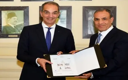 وزيرا الاتصالات والخارجية يدشنان طوابع بريدية بمناسبة مرور أكثر من قرن على الدبلوماسية المصرية