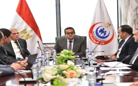 وزير الصحة يعقد اجتماعًا مع رئيس هيئة الشراء الموحد لمناقشة نتائج خطط العمل لتأمين الاحتياجات الطبية