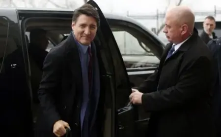 ترودو يعلن استقالته من رئاسة الحكومة الكندية والحزب الحاكم