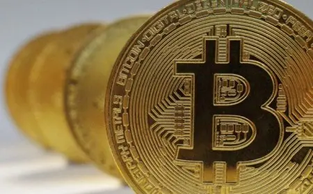 بيتكوين تتجاوز 100 ألف دولار لأول مرة منذ أسبوعين وسط تعافي شهية المخاطرة