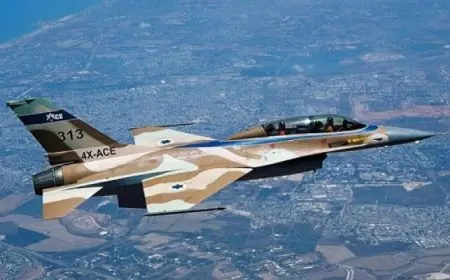 غداة هجوم الحافلة.. غارة إسرائيلية تستهدف مسلحين في الضفة الغربية