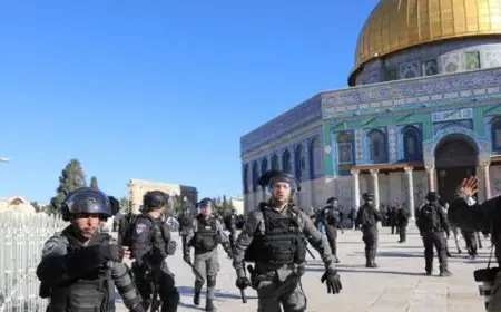 عشرات المستوطنين يقتحمون المسجد الأقصى