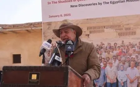 زاهي حواس يعلن عن العديد من الاكتشافات الأثرية بالدير البحري