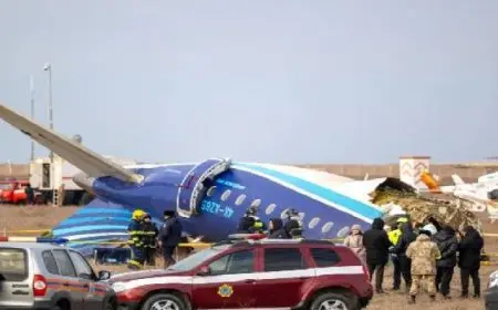 الكرملين: روسيا تساعد في تحقيق لمعرفة أسباب تحطم الطائرة الأذربيجانية في كازاخستان