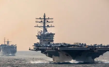 الحوثيون يعلنون استهداف حاملة طائرات أمريكية في البحر الأحمر